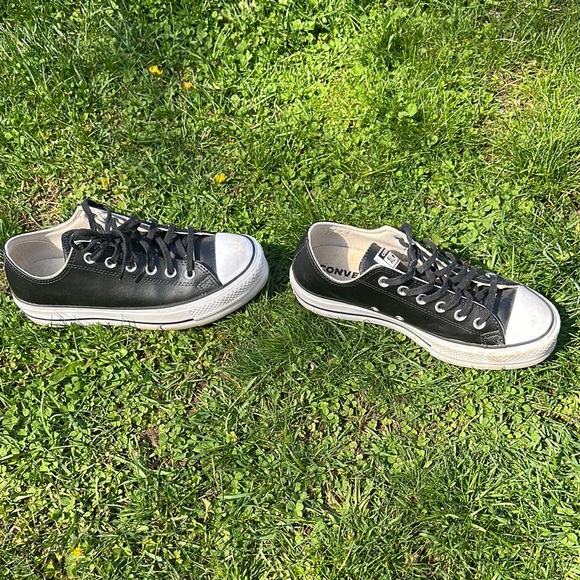 Converse Women's Chuck Taylor All Star Lift Low Top Platform Sneaker - Picture 2 of 6